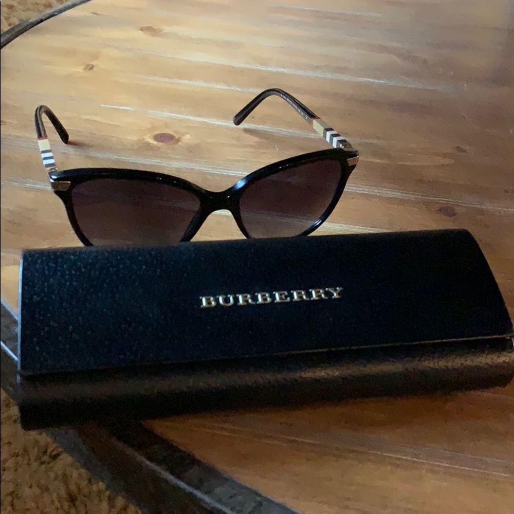 Burberry Sunglasses - Picture 3 of 3